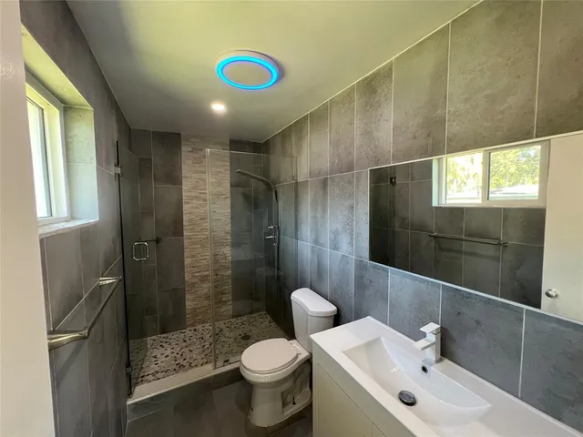 $2,750 | 2648 Cleveland Street, Unit 2, Hollywood, FL 33020