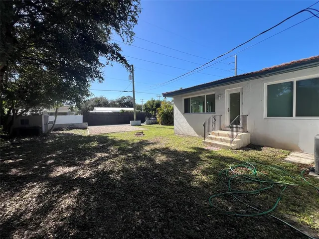 $2,750 | 2648 Cleveland Street, Unit 2, Hollywood, FL 33020