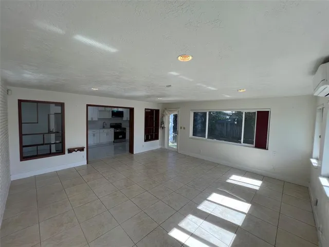 $2,750 | 2648 Cleveland Street, Unit 2, Hollywood, FL 33020