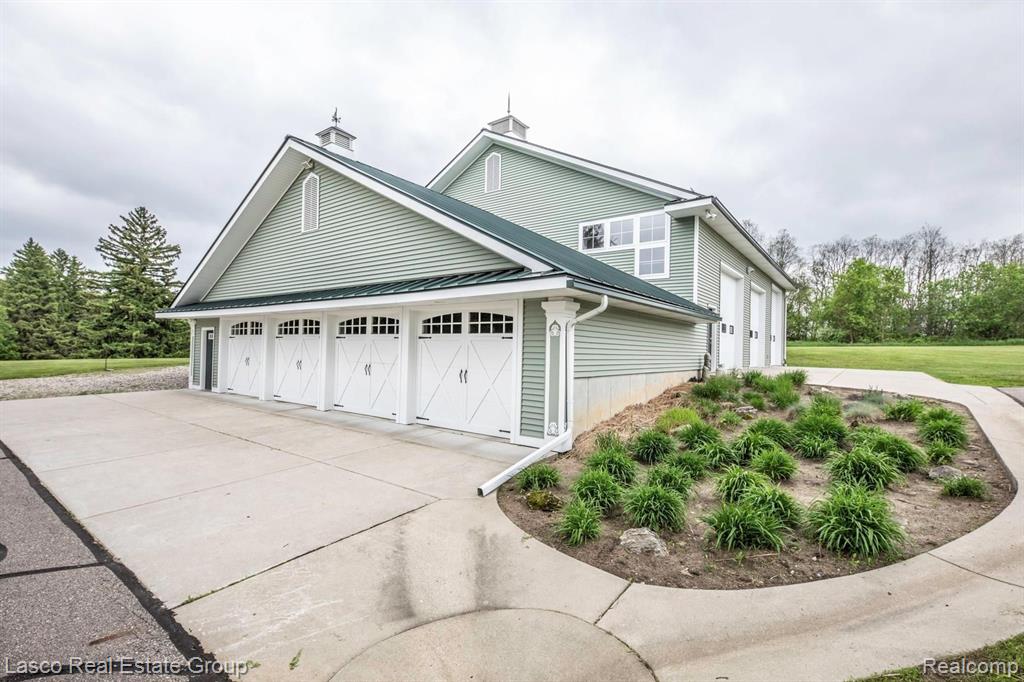 13520 White Lake Road Fenton, MI 48430 - Photo 6 of 66