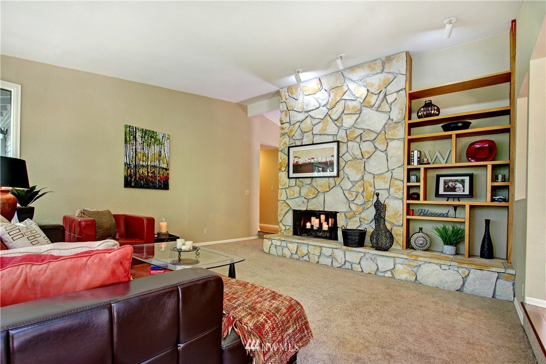20809 29th Avenue Southeast Bothell, WA 98021 - Photo 4 of 21