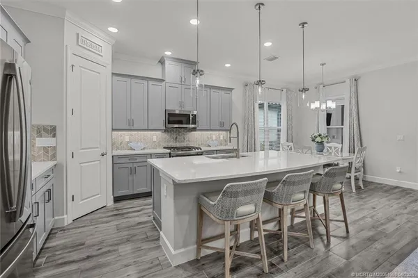 $656,999 | 9959 Southwest Cloister Dr Port Street, Port St. Lucie, FL 34987