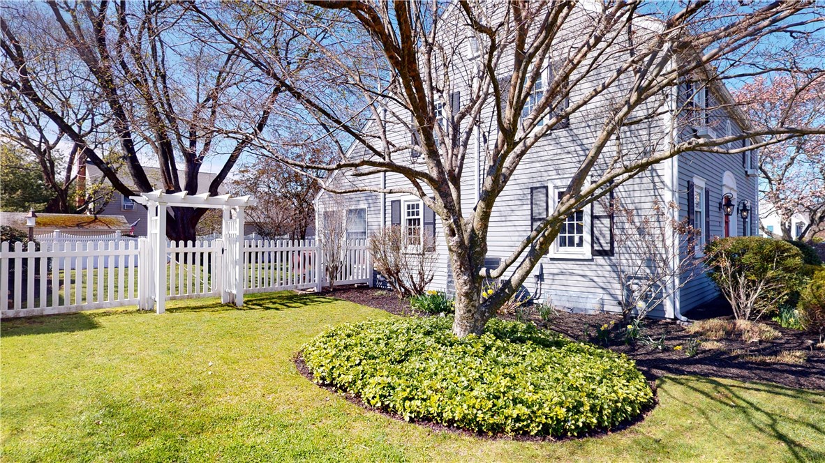 21 Anawan Road Pawtucket, RI 02861 - Photo 4 of 50 Gallery Image 4