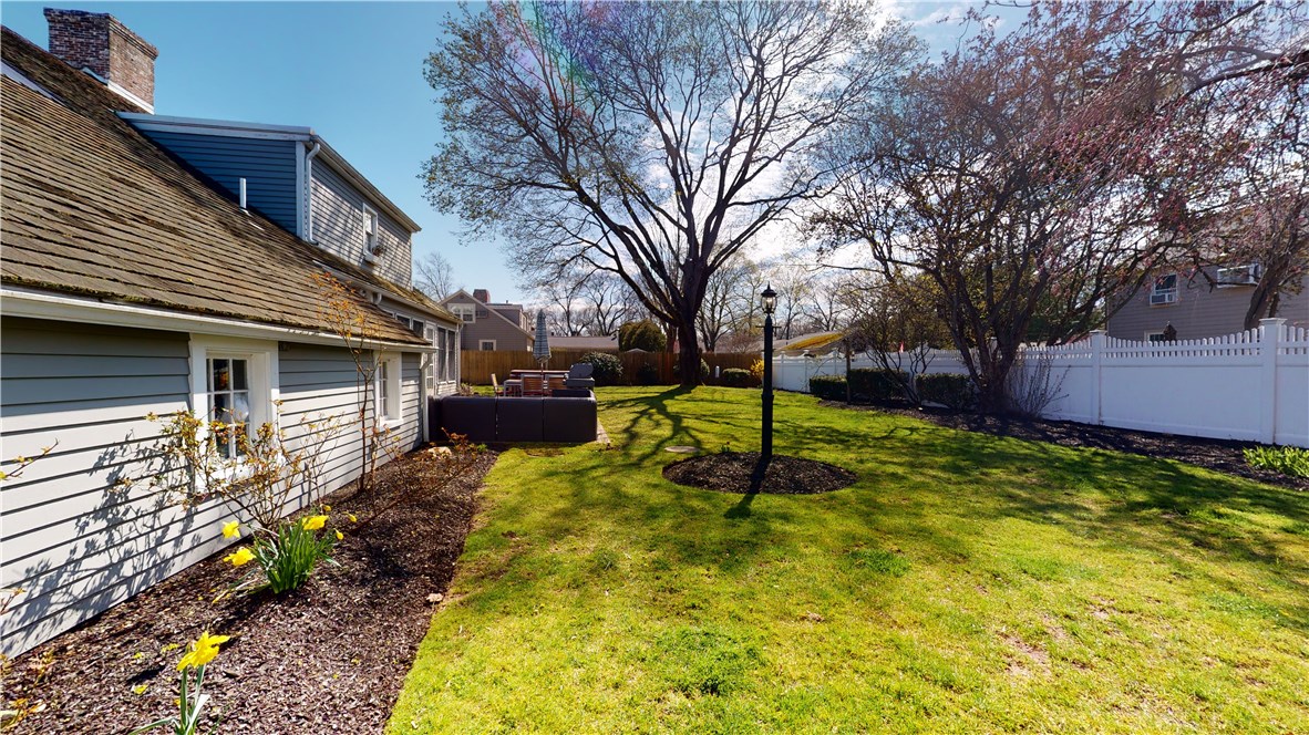 21 Anawan Road Pawtucket, RI 02861 - Photo 7 of 50 Gallery Image 7