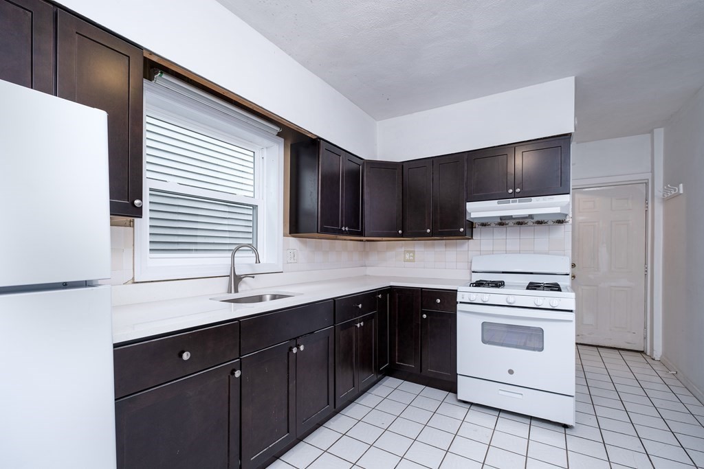 3 Dell Street, Unit 1 Somerville, MA 02145 - Photo 1 of 10