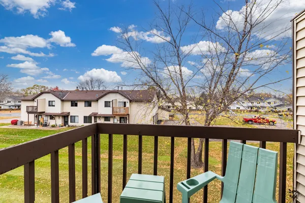 $196,900 | 4289 Centerville Road, Vadnais Heights, MN 55127