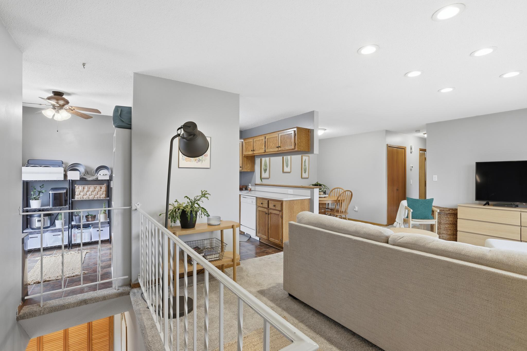 4289 Centerville Road Vadnais Heights, MN 55127 - Photo 4 of 26