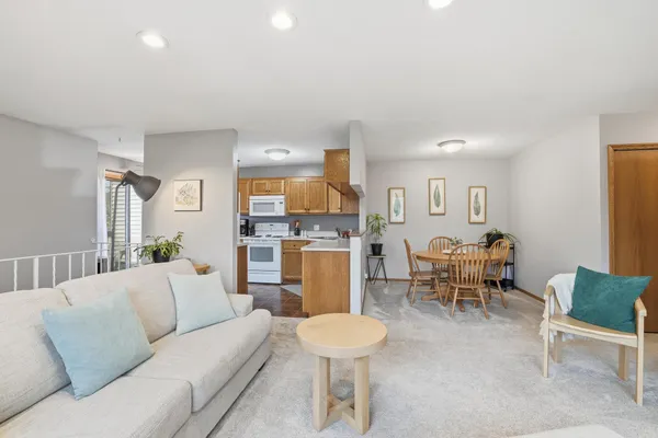 $196,900 | 4289 Centerville Road, Vadnais Heights, MN 55127