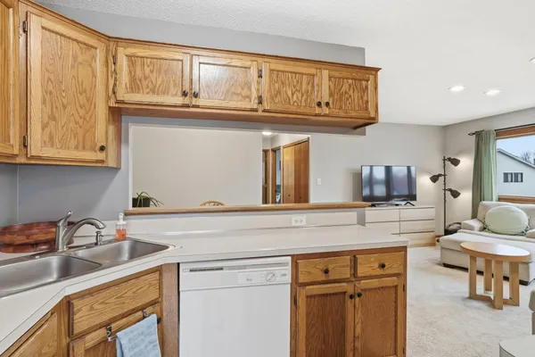 $196,900 | 4289 Centerville Road, Vadnais Heights, MN 55127