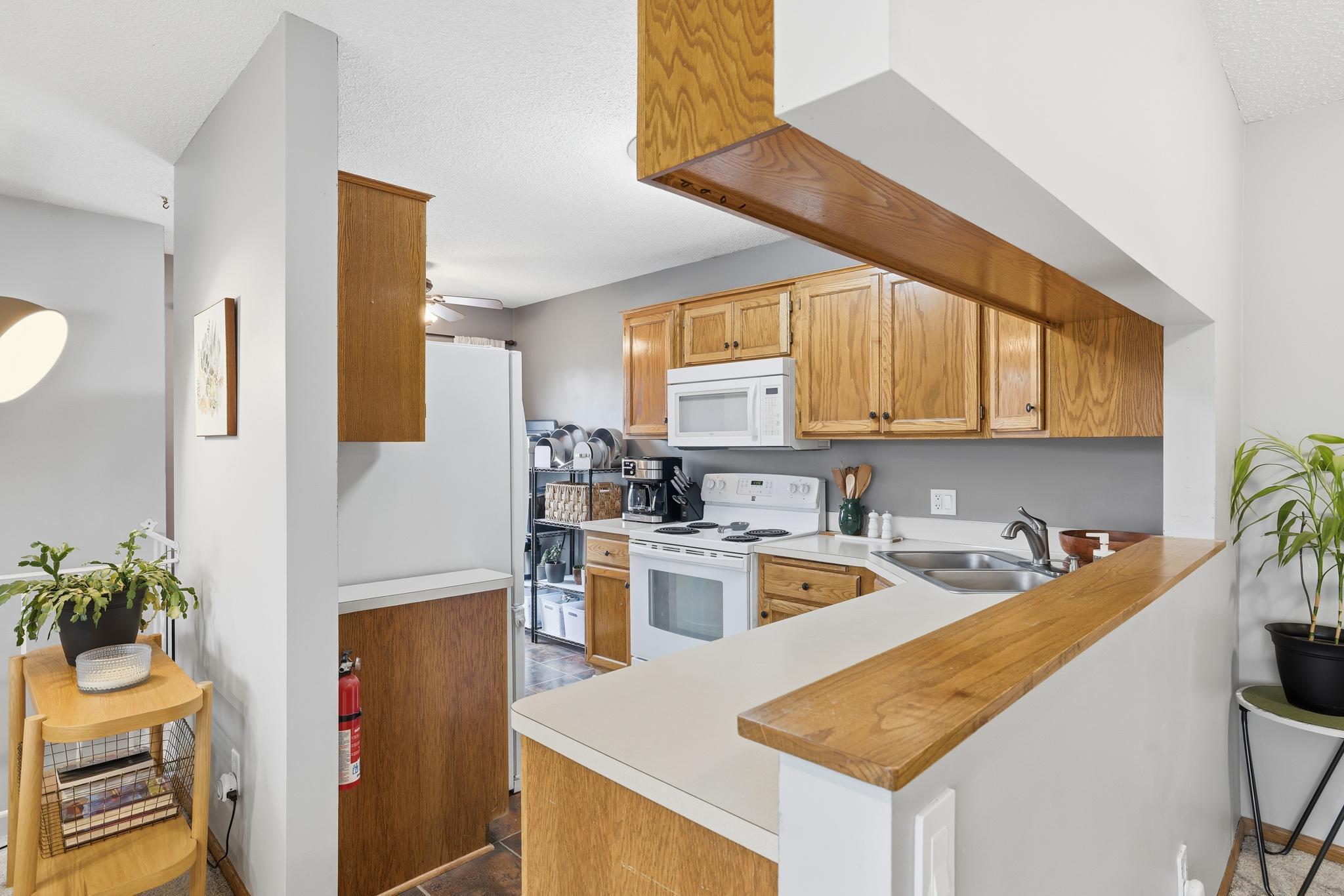 4289 Centerville Road Vadnais Heights, MN 55127 - Photo 10 of 26