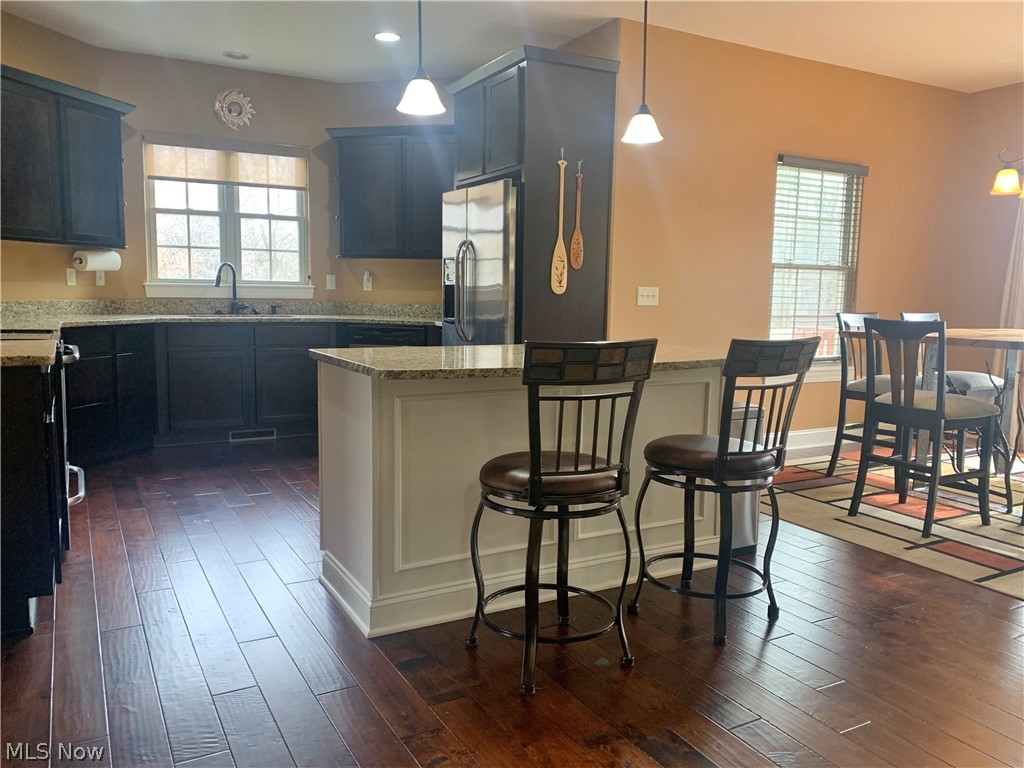 819 Brook Road Wadsworth, OH 44281 - Photo 9 of 35 Gourmet kitchen, granite counters and stainless appliances...