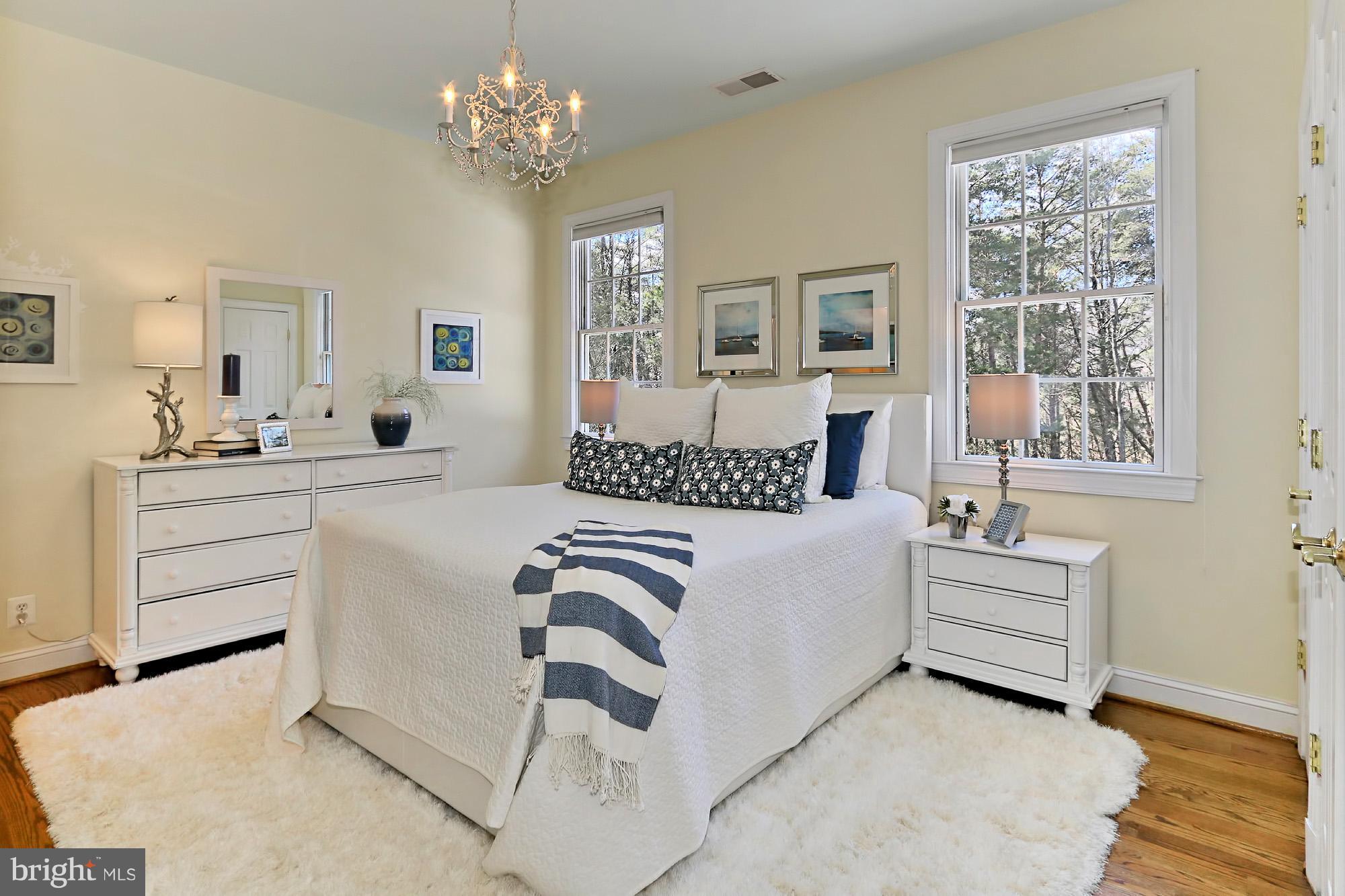 6032 Colchester Road Fairfax, VA 22030 - Photo 21 of 29 3rd bedroom with en suite bath