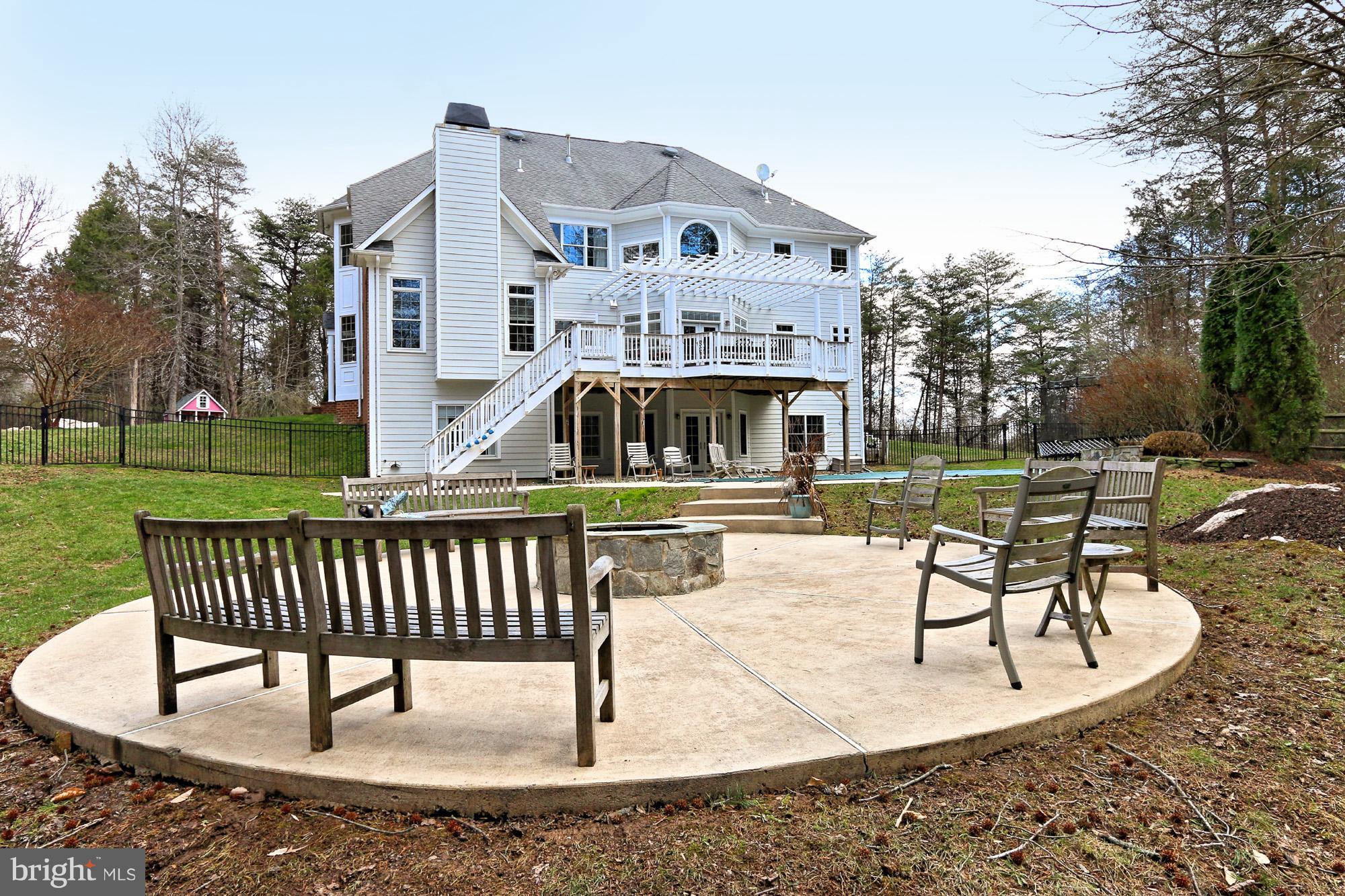 6032 Colchester Road Fairfax, VA 22030 - Photo 28 of 29 A perfect private backyard