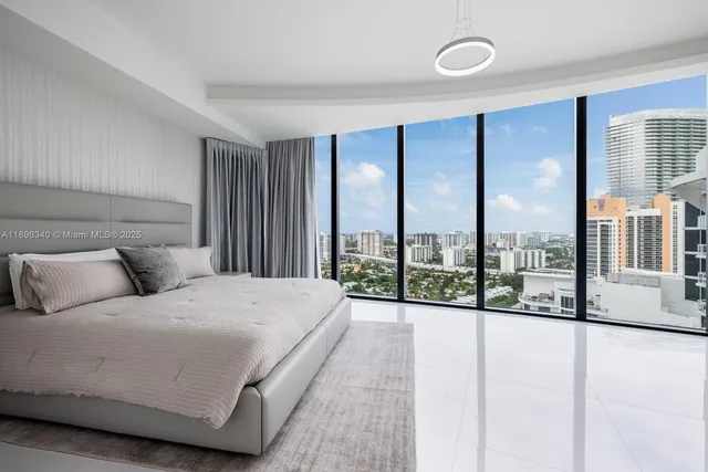 $5,000,000 | 18555 Collins Avenue, Unit 2805, Sunny Isles Beach, FL 33160