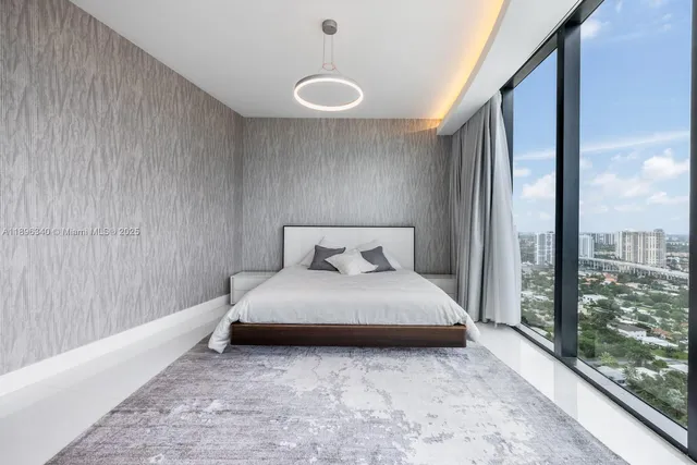 $5,000,000 | 18555 Collins Avenue, Unit 2805, Sunny Isles Beach, FL 33160