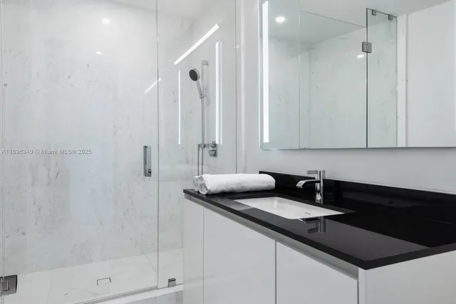 $5,000,000 | 18555 Collins Avenue, Unit 2805, Sunny Isles Beach, FL 33160