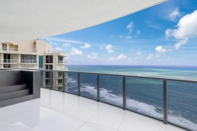 $5,000,000 | 18555 Collins Avenue, Unit 2805, Sunny Isles Beach, FL 33160