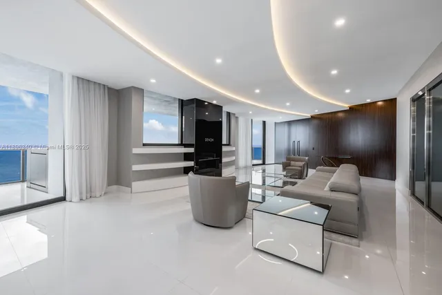 $5,000,000 | 18555 Collins Avenue, Unit 2805, Sunny Isles Beach, FL 33160