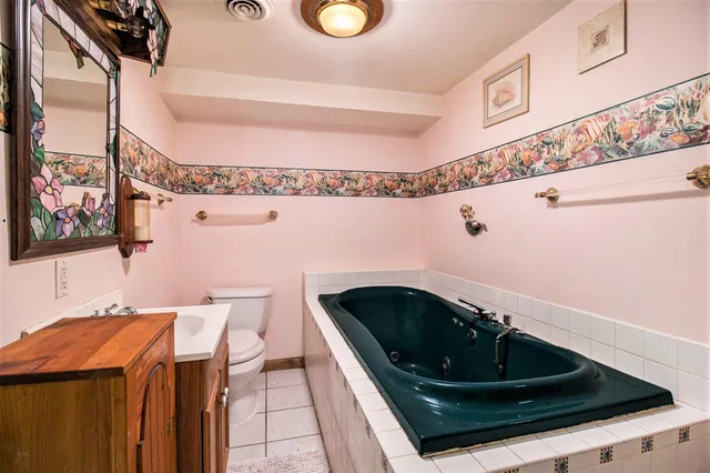 $249,000 | 359 10th Street, Manistee, MI 49660