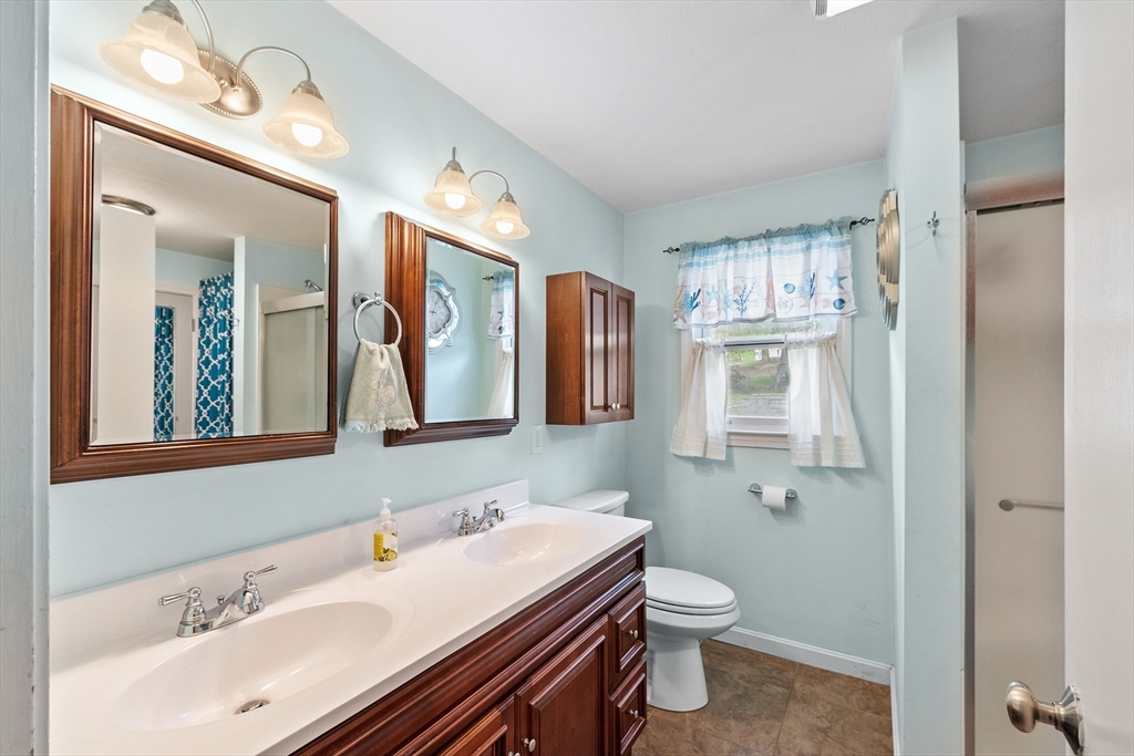 2608 Providence Road Northbridge, MA 01534 - Photo 16 of 42 Gallery Image 16