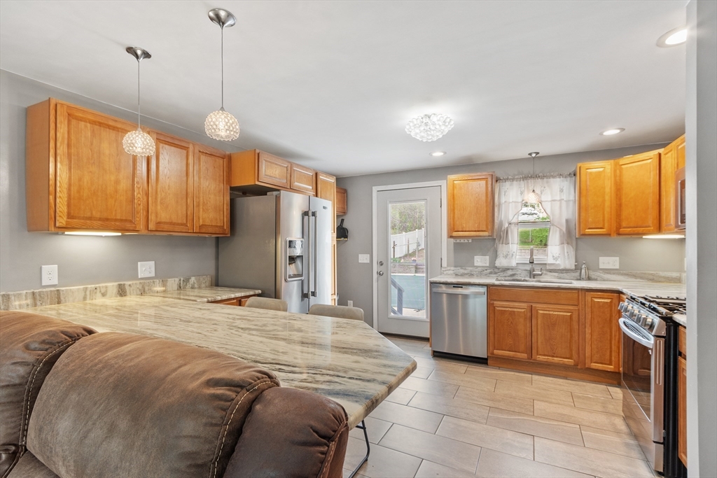 2608 Providence Road Northbridge, MA 01534 - Photo 8 of 42 Gallery Image 8