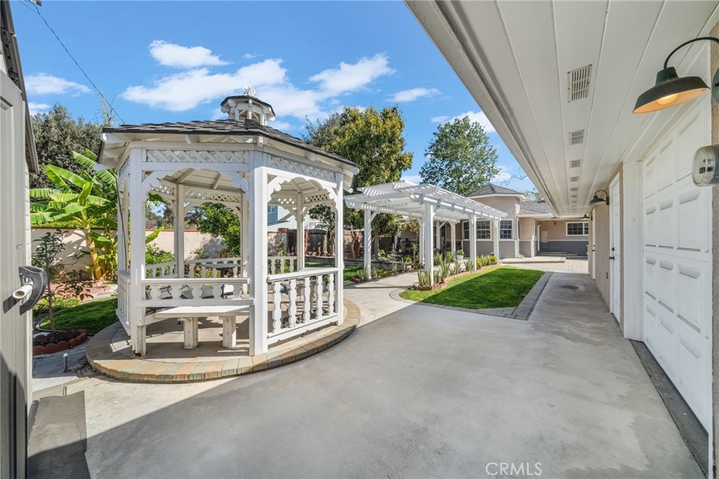 178 North Monterey Road Orange, CA 92866 - Photo 3 of 56