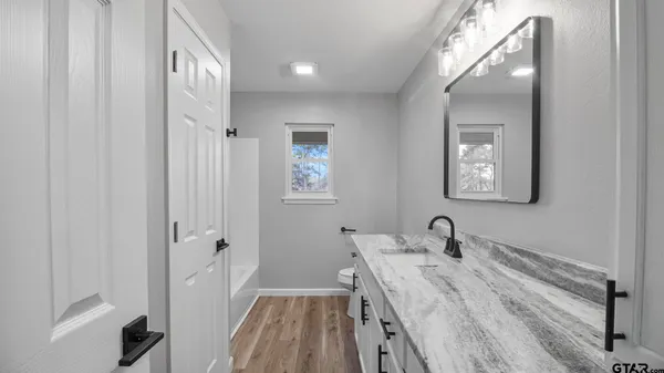 $370,000 | 18208 North Lakeview Drive, Troup, TX 75789