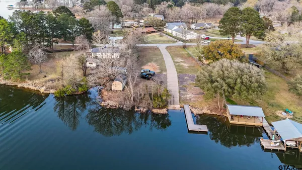 $370,000 | 18208 North Lakeview Drive, Troup, TX 75789