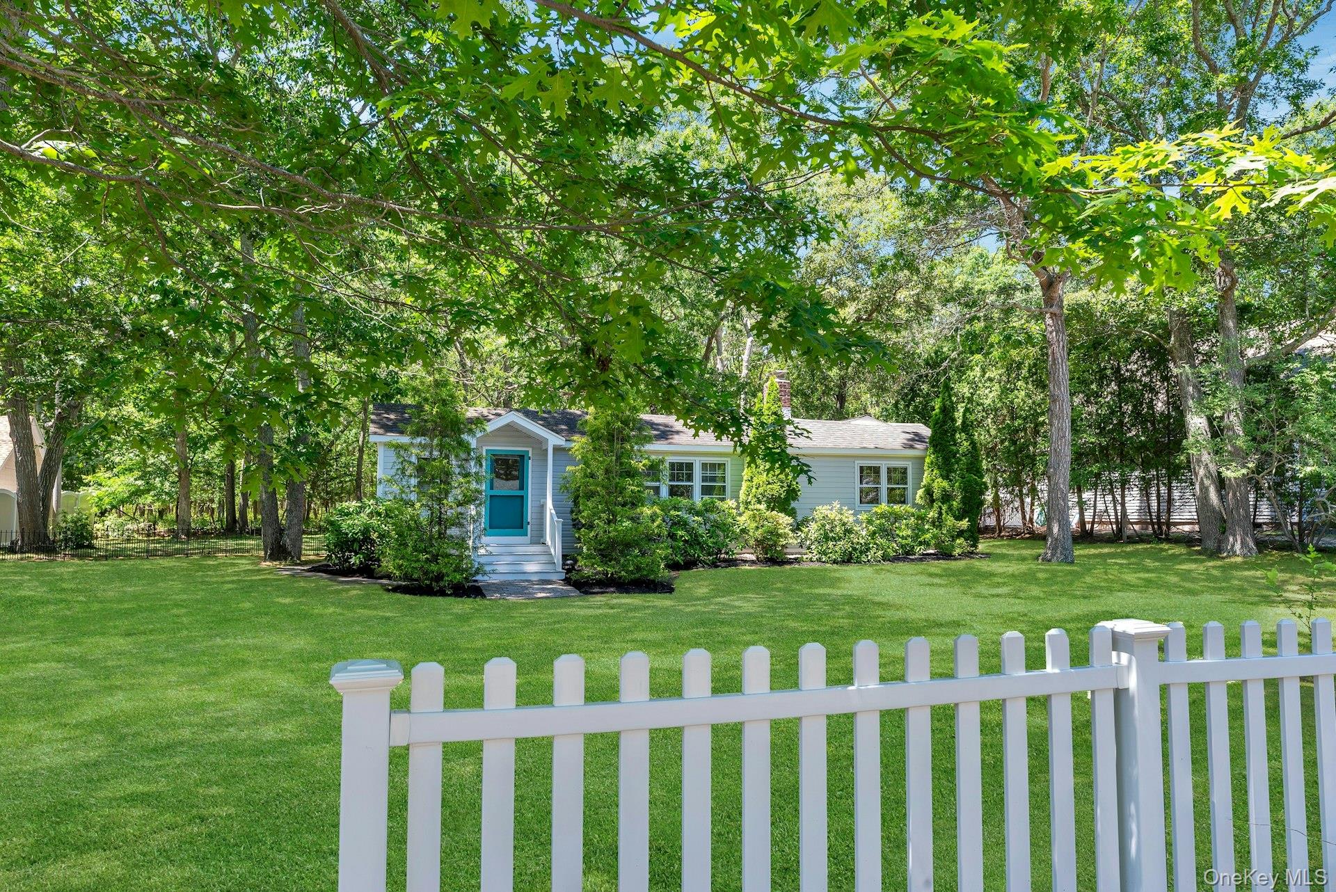 420 Sigsbee Road Mattituck, NY 11952 - Photo 1 of 25
