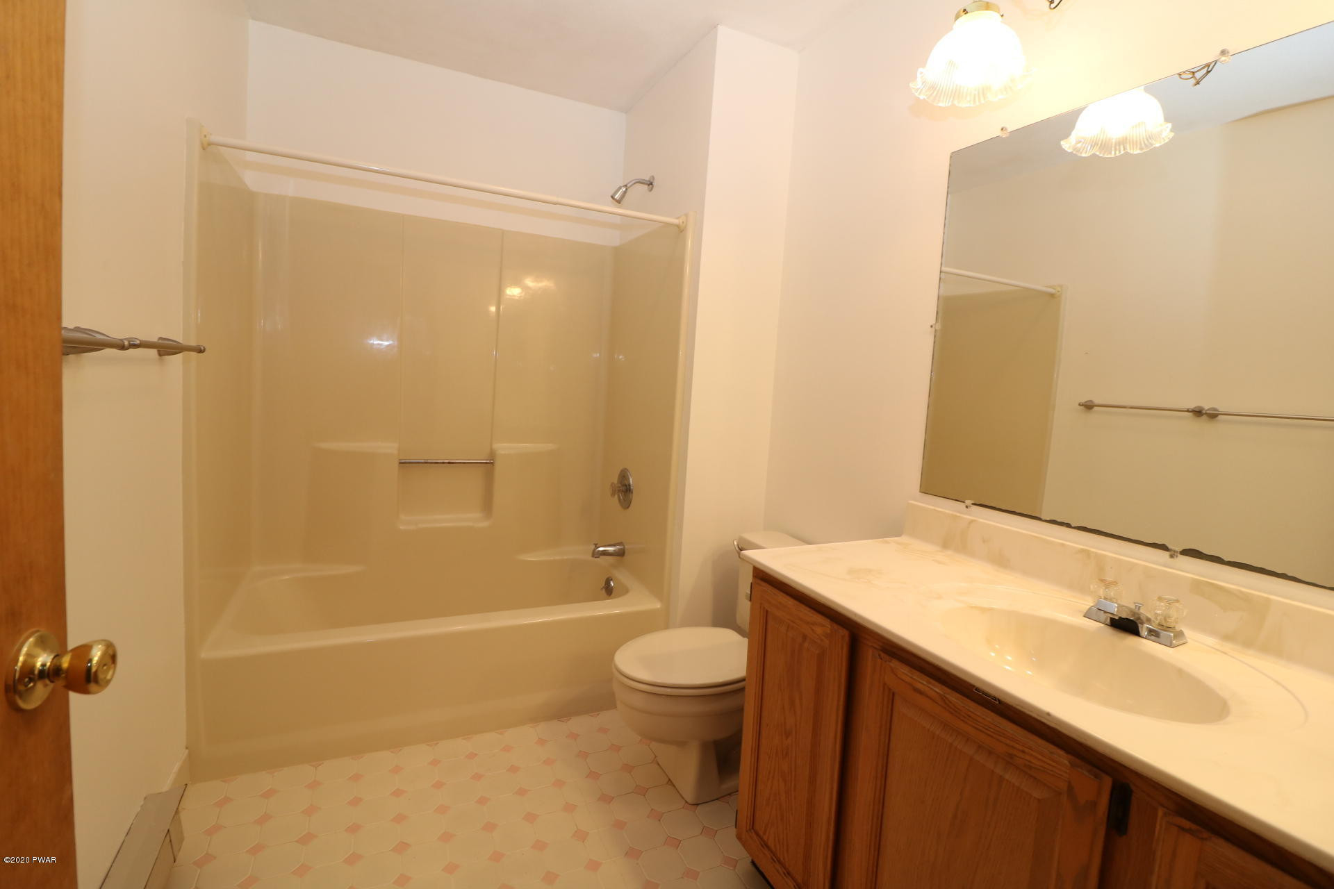 1034 Fernwood Road Lake Ariel, PA 18436 - Photo 28 of 46
