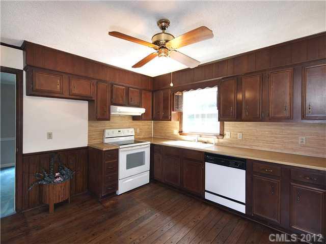 1908 Carmel Ridge Road Charlotte, NC 28226 - Photo 6 of 16 Gallery Image 6