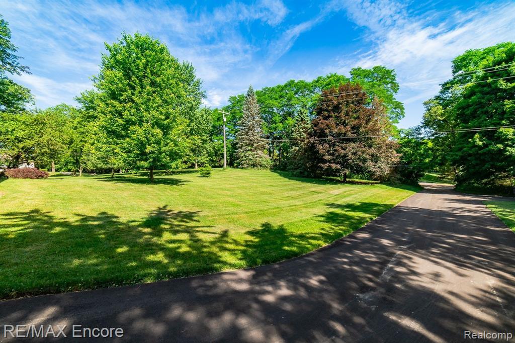 8615 Rattalee Lake Road Clarkston, MI 48348 - Photo 43 of 44