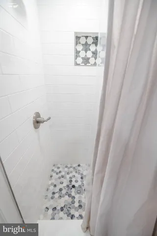 $2,500 | 508 North Linwood Avenue, Baltimore, MD 21205