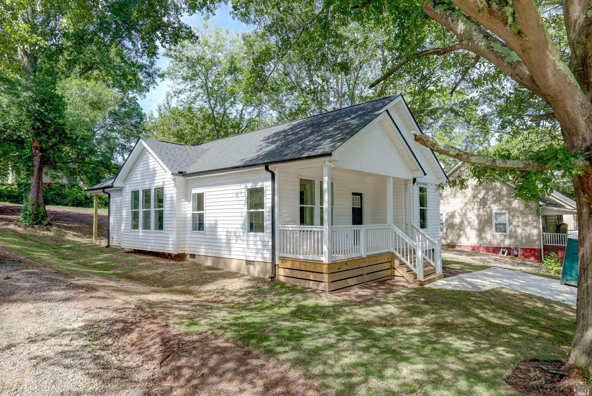 442 Poole Street Woodruff, SC 29388 - Photo 1 of 18 Gallery Image 1