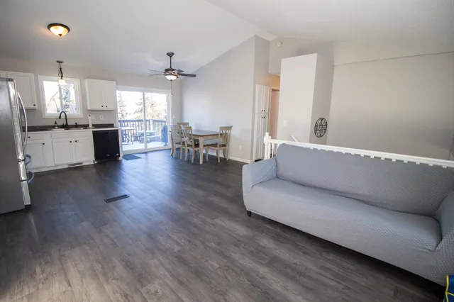 $379,900 | 7302 97th Street South, Cottage Grove, MN 55016