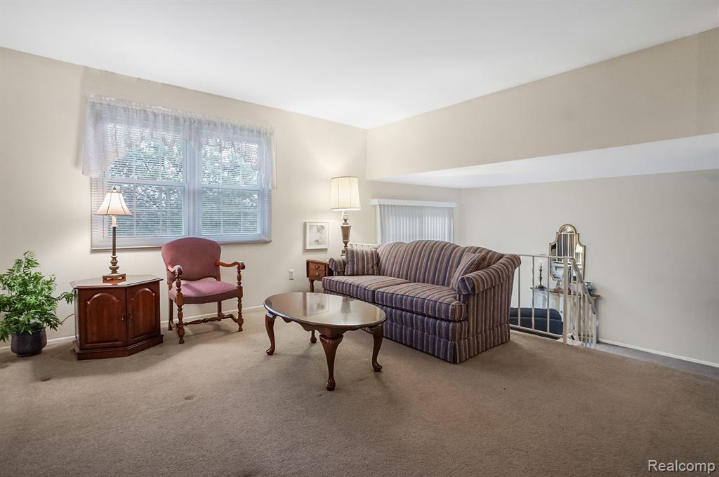 876 Dahlia Lane Rochester Hills, MI 48307 - Photo 10 of 44