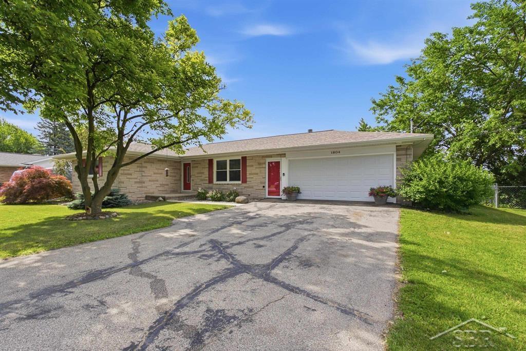 1804 Midland Road Bay City, MI 48706 - Photo 2 of 26