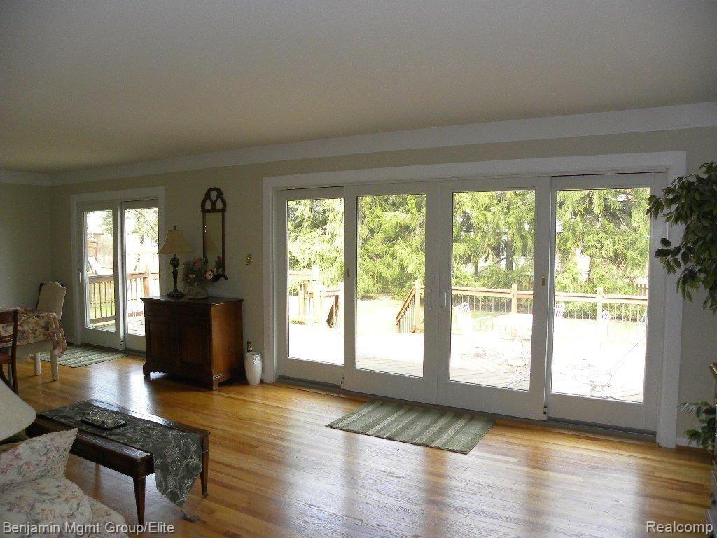 1608 Mark Hopkins Road Bloomfield Hills, MI 48302 - Photo 13 of 23 3 doorwalls