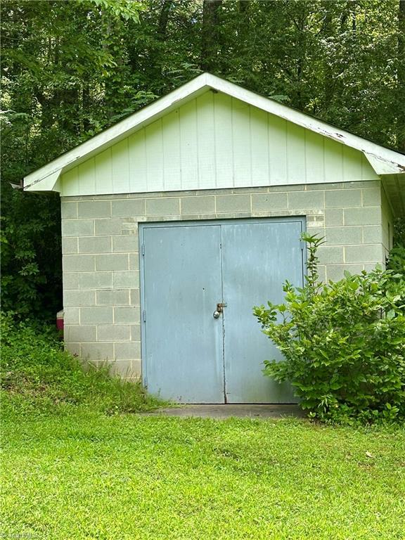 5096 Highway 16 Moravian Falls, NC 28654 - Photo 40 of 43 Storage building has electricity