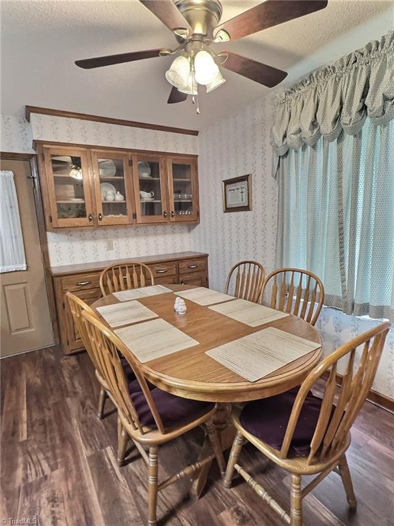 5096 Highway 16 Moravian Falls, NC 28654 - Photo 10 of 43 Casual Dining area off kitchen / Eat In Kitchen