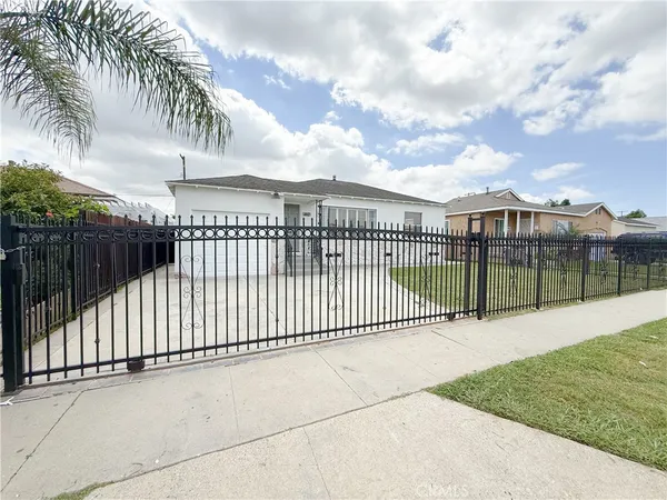 $699,900 | 1410 West School Street, Compton, CA 90220