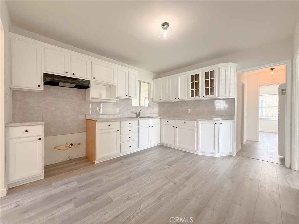 1410 West School Street Compton, CA 90220 - Photo 8 of 33