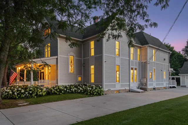 $6,899 | 206 5th Street South, Stillwater, MN 55082