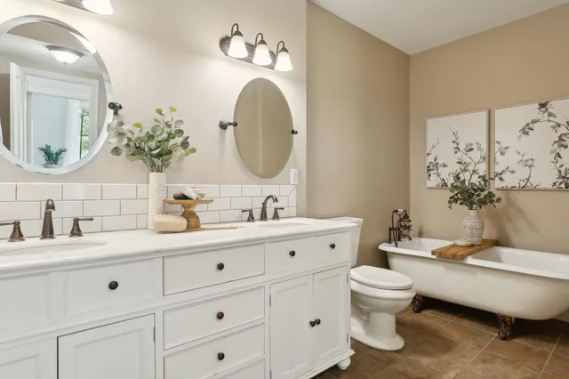 $6,899 | 206 5th Street South, Stillwater, MN 55082