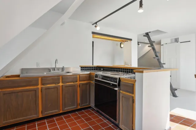 $6,900 | 206 5th Street South, Stillwater, MN 55082