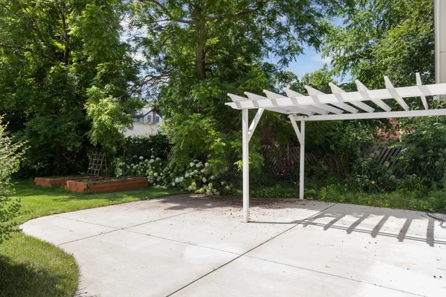 $6,900 | 206 5th Street South, Stillwater, MN 55082