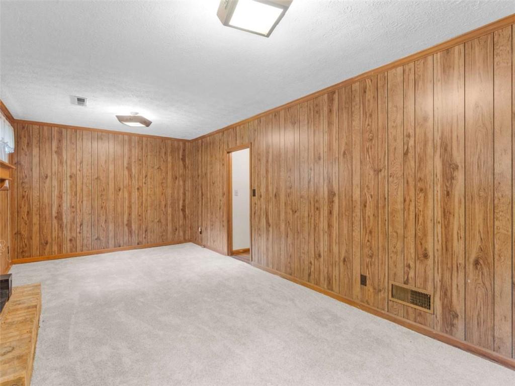 8294 Winston Way Jonesboro, GA 30236 - Photo 32 of 67 a view of an empty room with a window