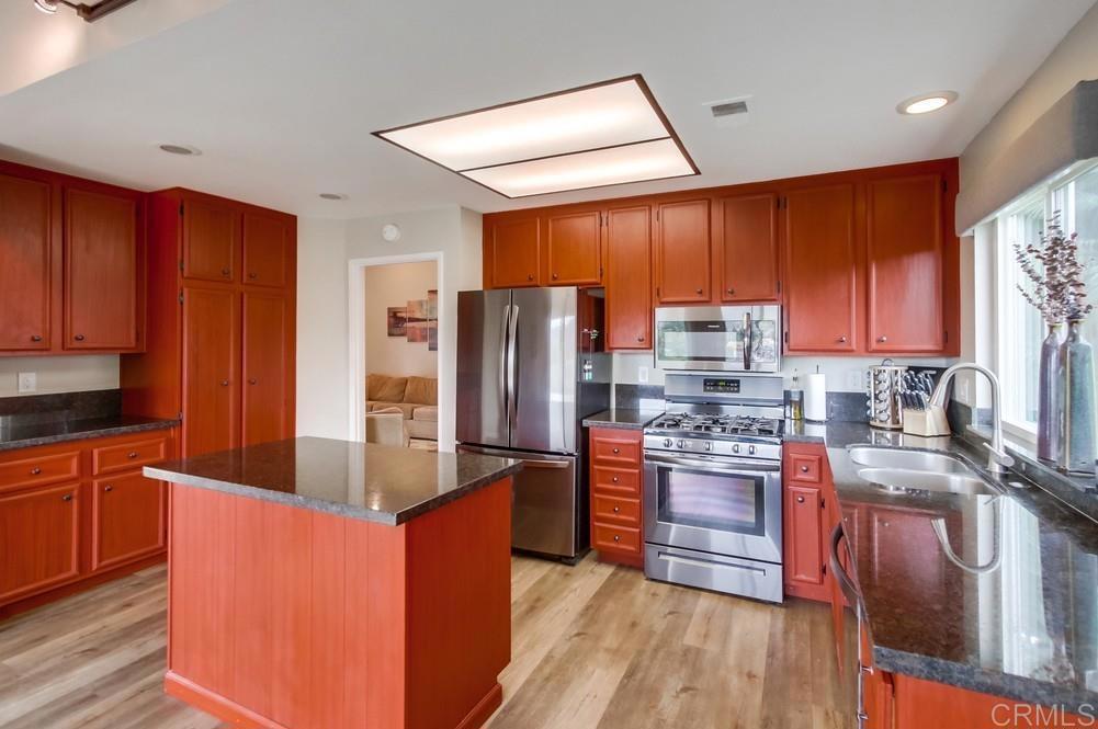 1352 Timber Glen Escondido, CA 92027 - Photo 15 of 47