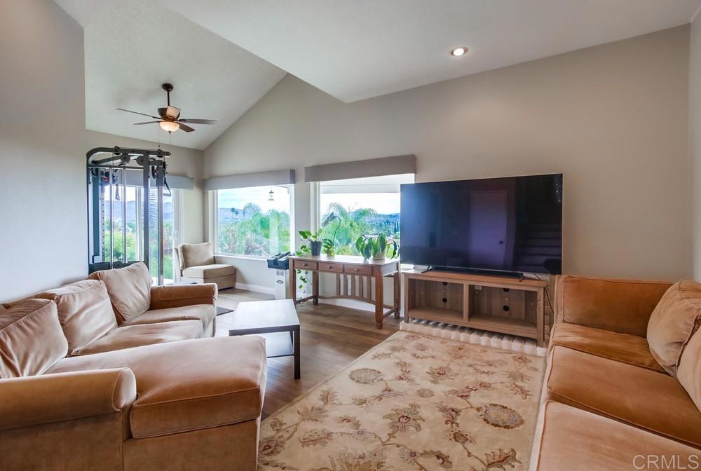 1352 Timber Glen Escondido, CA 92027 - Photo 10 of 47