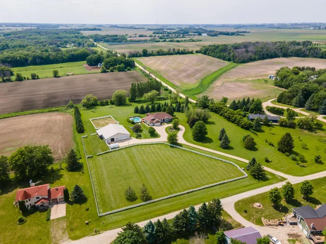 $735,000 | 62539 185th Avenue, Dodge Center, MN 55927